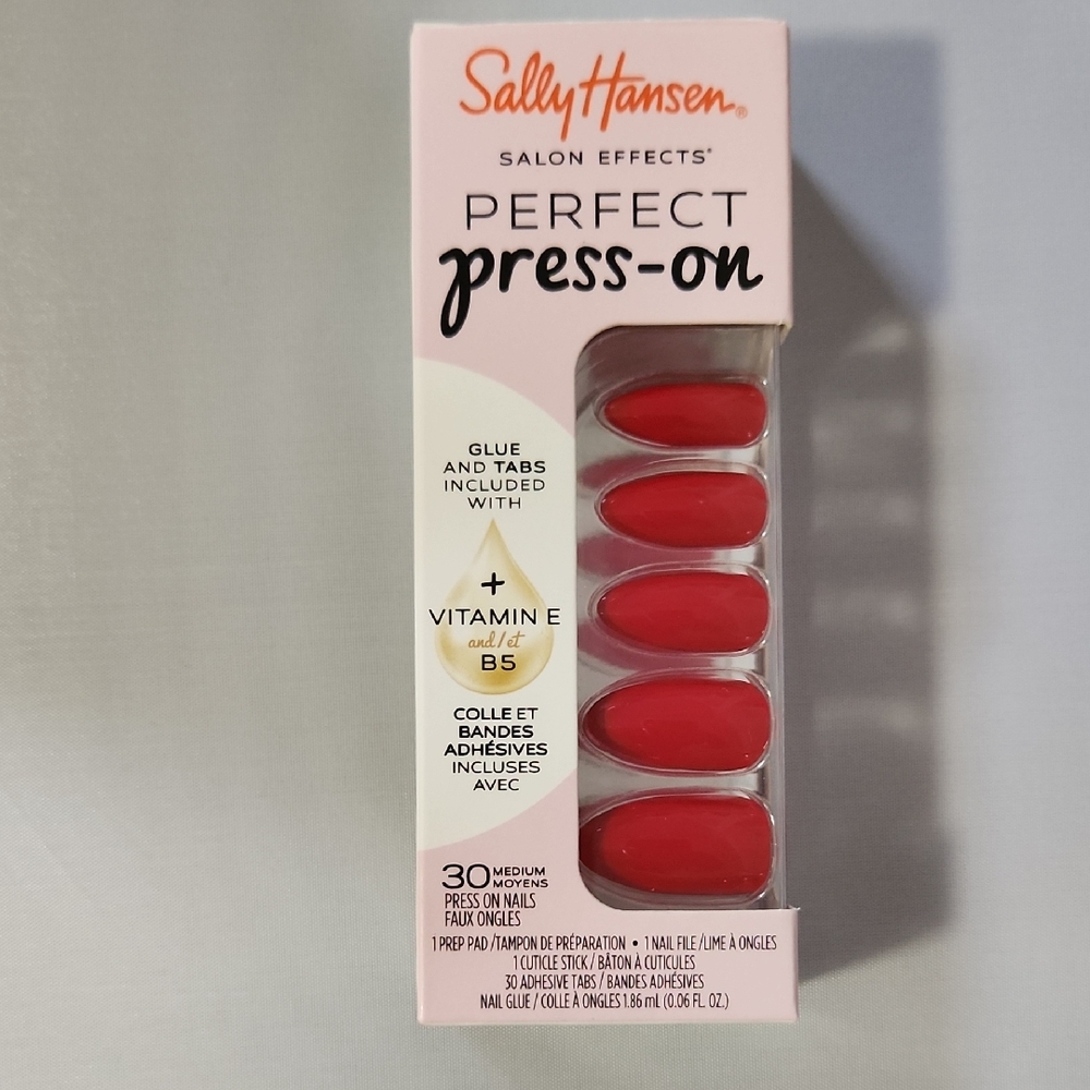 🌸3 For $18🌸 Sally Hansen Salon Effects Press-On Nails - Red Medium Length